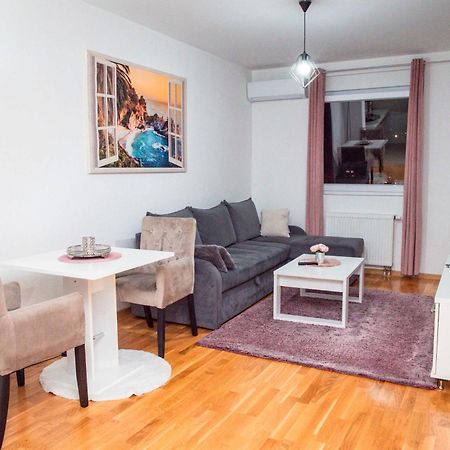 Apartman Royal 2 Doboj Buitenkant foto